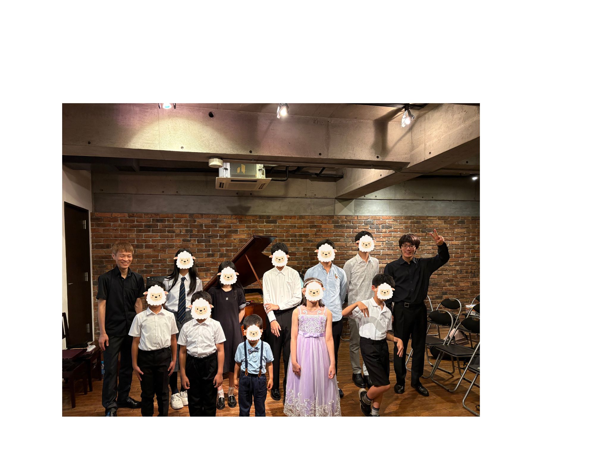 豊島区•北区のバイオリン教室、なないろバイオリン教室の発表会出演者集合写真