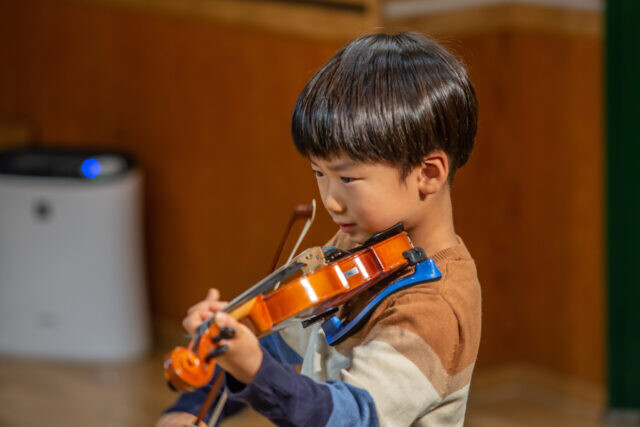 豊島区・北区からアクセス良好の音楽教室 なないろバイオリン教室のレッスン(オンラインレッスン)風景