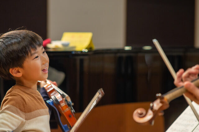 豊島区・北区からアクセス良好の音楽教室 なないろバイオリン教室のレッスン(オンラインレッスン)風景